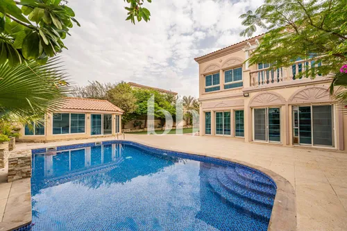 Bright Three Bedroom Villa | Pool | Upgraded