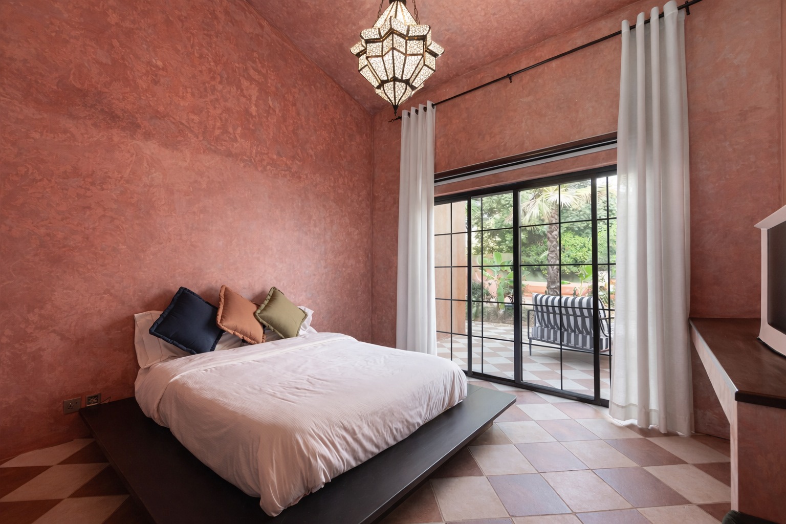 4 Bedrooms Villa in Bungalows Area