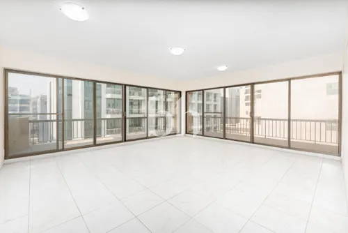 Spacious 3BR | Bright Layout | Great Community