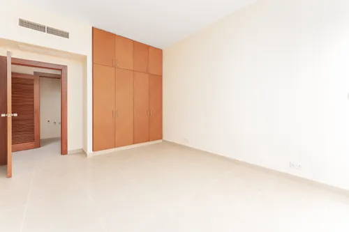 4 Bedrooms Apartment in Golden Sands 9