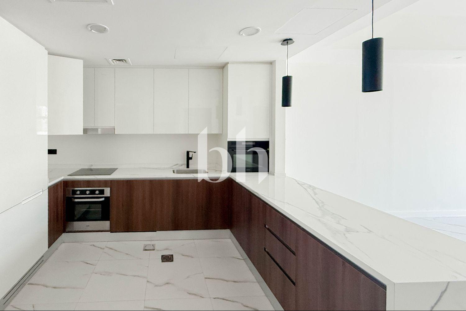 Family living | Exclusive | Single row