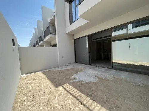 3 Bedrooms Townhouse in MAG City Apartments