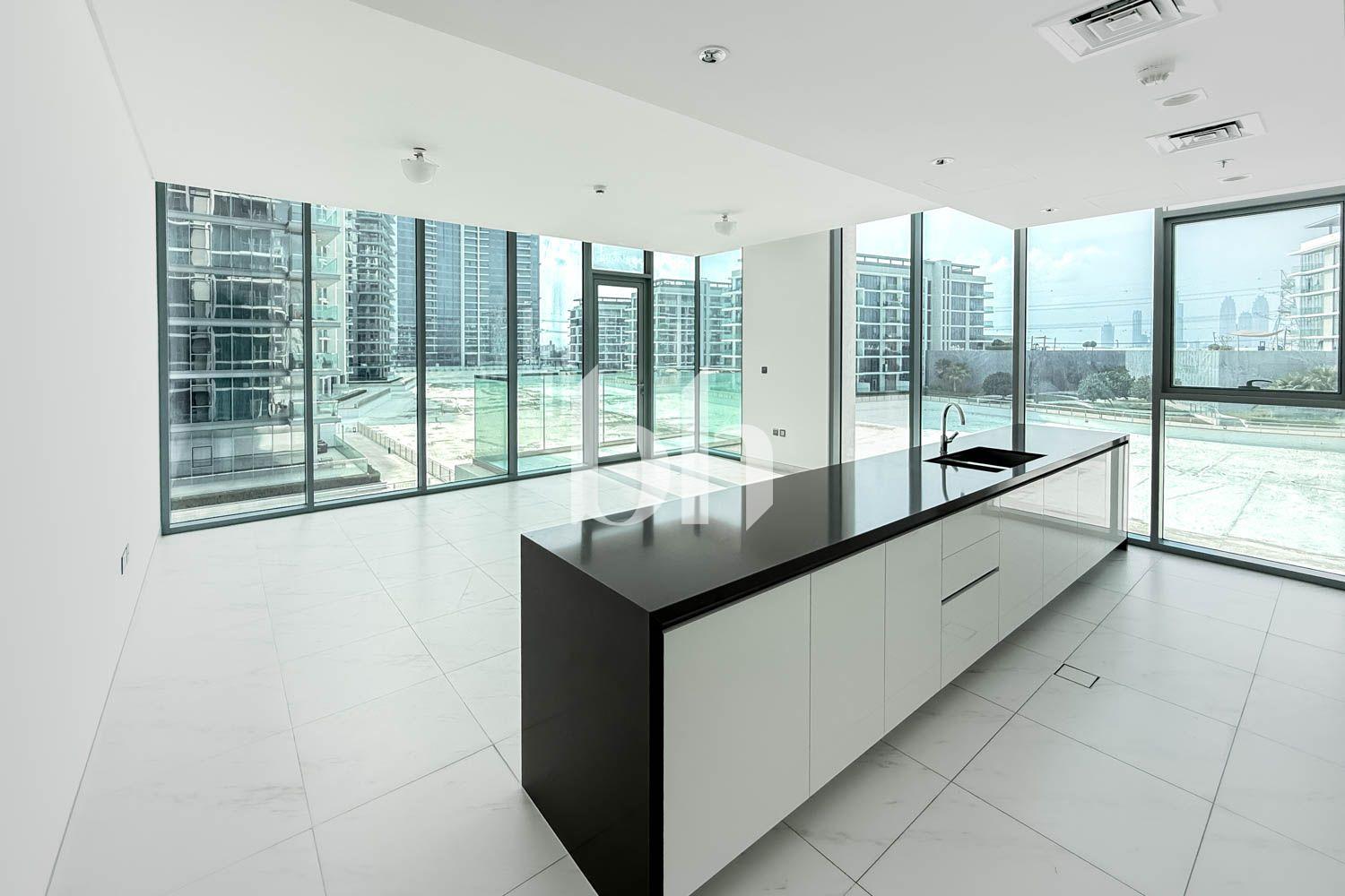 Contemporary | Available | Lagoon view