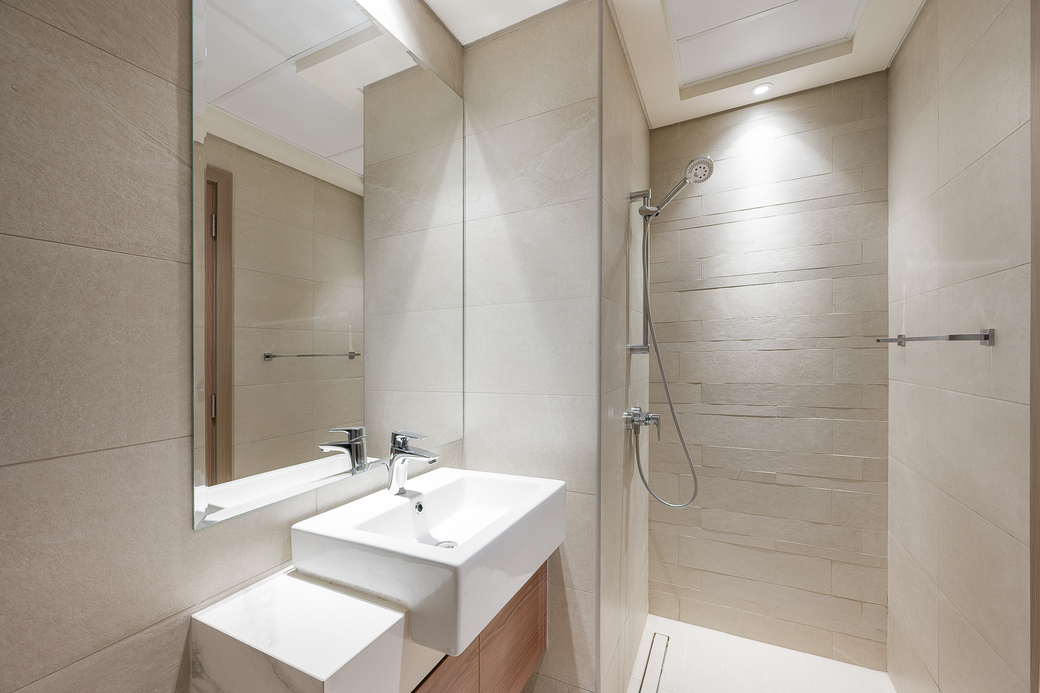  Apartment in Azizi Riviera 46