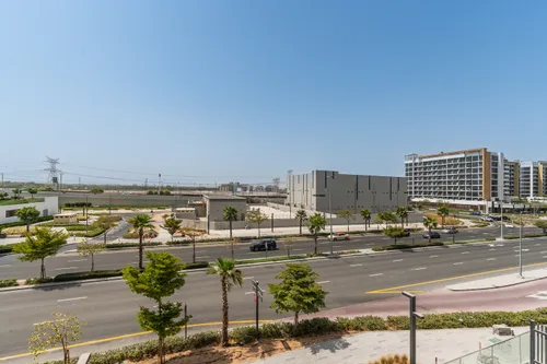 3 Bedrooms Apartment in Azizi Riviera 44