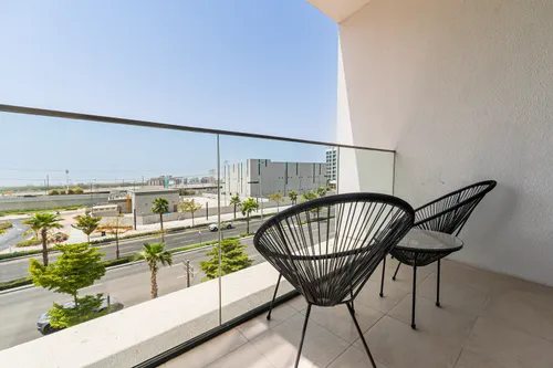 3 Bedrooms Apartment in Azizi Riviera 44