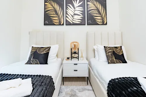 3 Bedrooms Apartment in Azizi Riviera 44