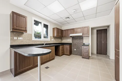 5 Bedrooms Villa in Cluster C