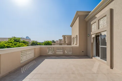 5 Bedrooms Villa in Cluster C