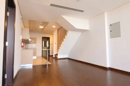 Duplex | Vacant on transfer | Upgraded |