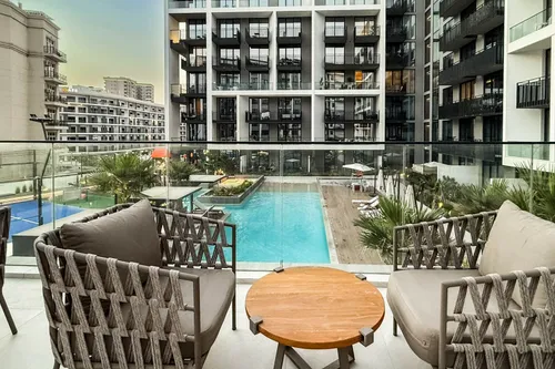 2 Bedrooms Apartment in Beverly Boulevard