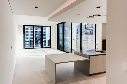 2 Bedrooms Apartment in Beverly Boulevard