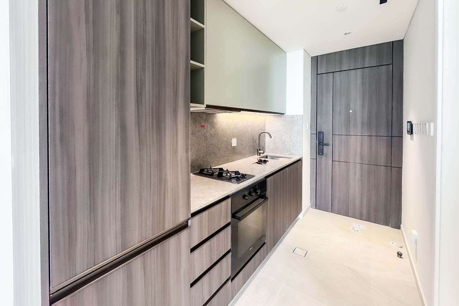  Apartment in Beverly Boulevard