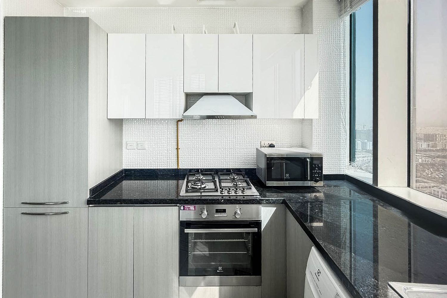 2 Bedrooms Apartment in Miraclz Tower by Danube