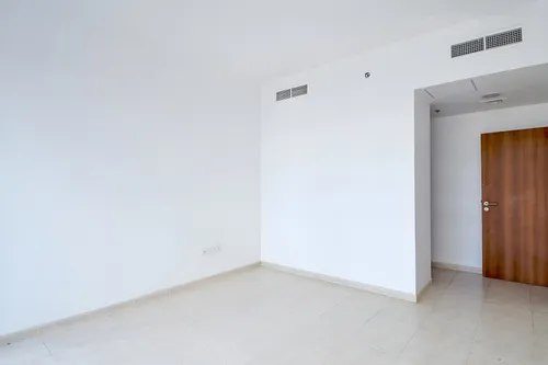 2 Bedrooms Apartment in Skycourts Tower C