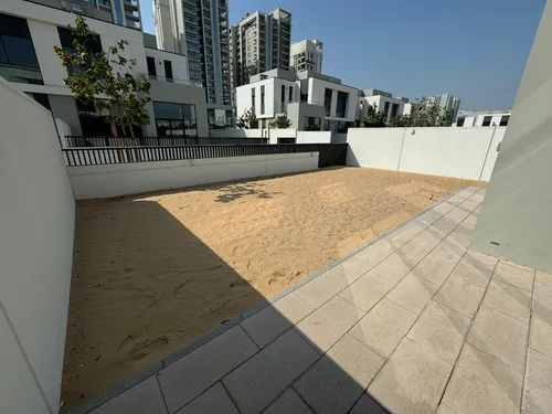 4 Bedrooms Townhouse in Murooj Al Furjan 1