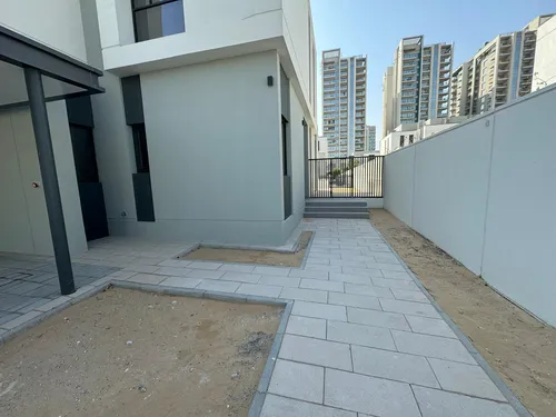 4 Bedrooms Townhouse in Murooj Al Furjan 1
