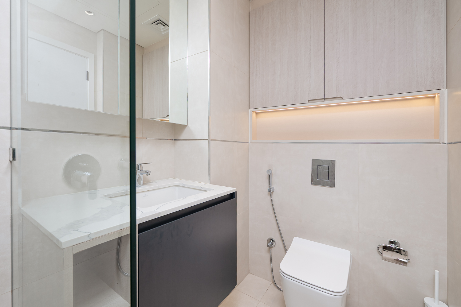  Apartment in Westwood By IMTIAZ