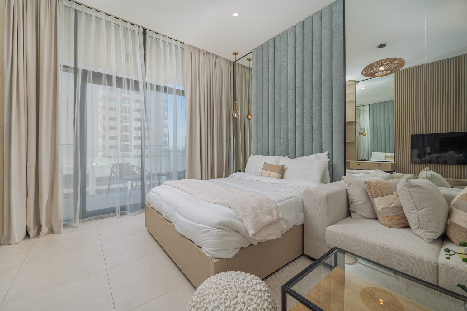  Apartment in Westwood By IMTIAZ