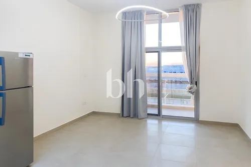 Exclusive | Rented | Pool View | Near to Metro