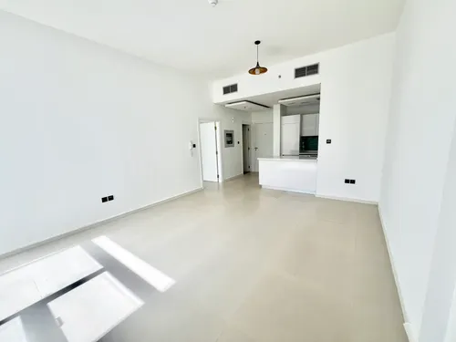 Mid Floor | Kitchen Appliances | Unfurnished