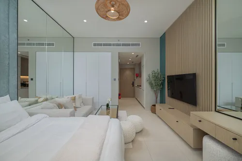  Apartment in Westwood By IMTIAZ