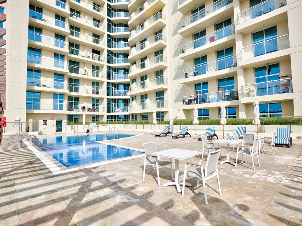  Apartment in Azizi Plaza