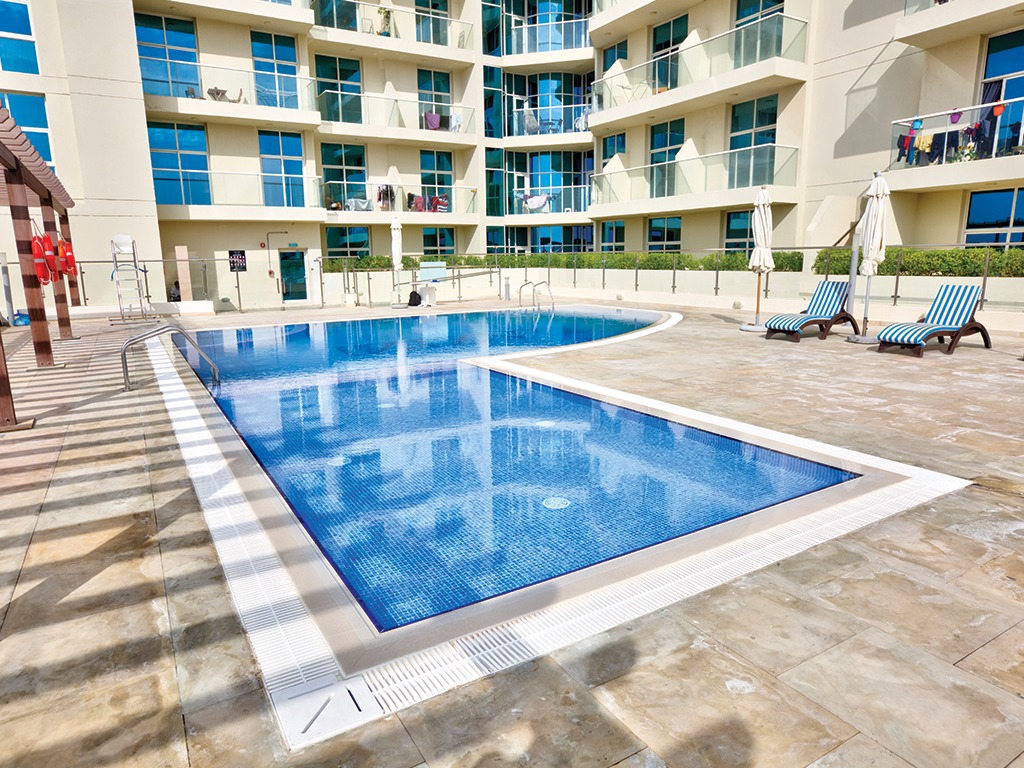  Apartment in Azizi Plaza