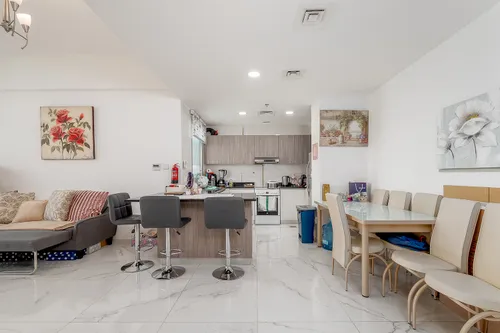 2 Bedrooms Apartment in 5th Avenue