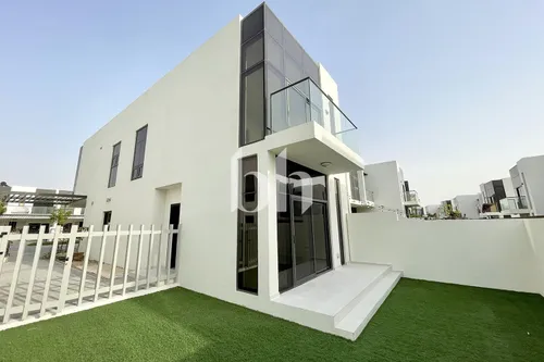 Corner Unit | Close to Community Swimming Pool