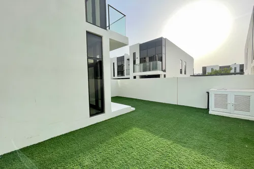 3 Bedrooms Townhouse in Amazonia EX