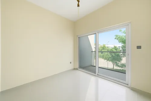 3 Bedrooms Townhouse in Centaury