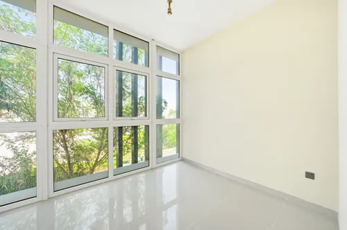 3 Bedrooms Townhouse in Centaury