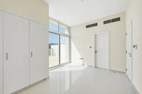 3 Bedrooms Townhouse in Centaury