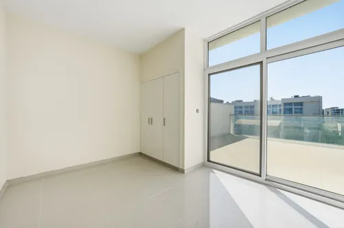 3 Bedrooms Townhouse in Centaury