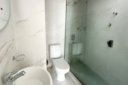 1 Bedroom Apartment in Lakeside Tower B