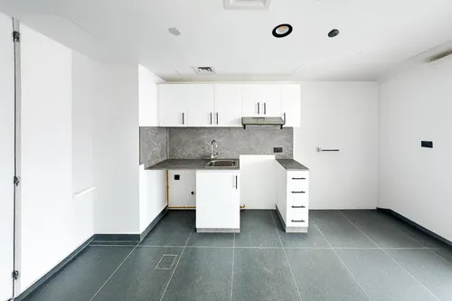 1 Bedroom Apartment in Lakeside Tower B
