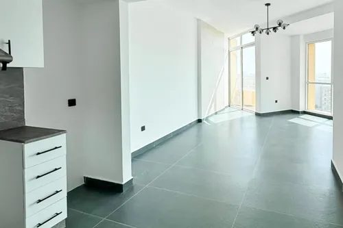 1 Bedroom Apartment in Lakeside Tower B