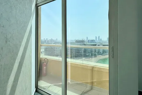 1 Bedroom Apartment in Lakeside Tower B