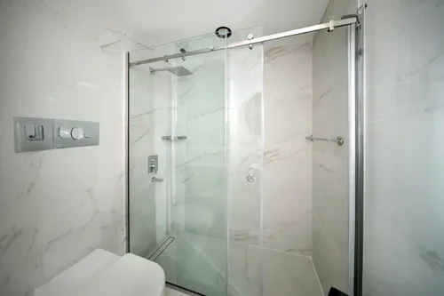 1 Bedroom Apartment in Lakeside Tower B