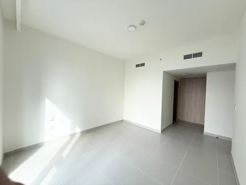 2 Bedrooms Apartment in Island Park 1