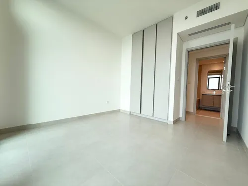 2 Bedrooms Apartment in Creek Crescent