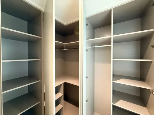 2 Bedrooms Apartment in Creek Crescent