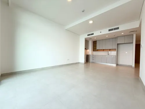 2 Bedrooms Apartment in Creek Crescent
