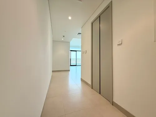 2 Bedrooms Apartment in Creek Crescent