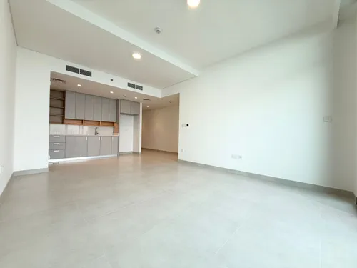 2 Bedrooms Apartment in Creek Crescent