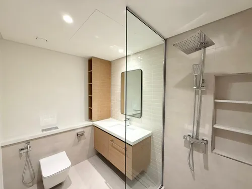 2 Bedrooms Apartment in Creek Crescent