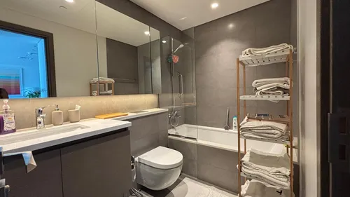 1 Bedroom Apartment in Creek Gate Tower 1