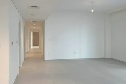 3 Bedrooms Apartment in Summer Building 1