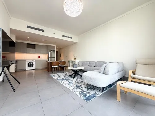 2 Bedrooms Apartment in Creek Gate Tower 2